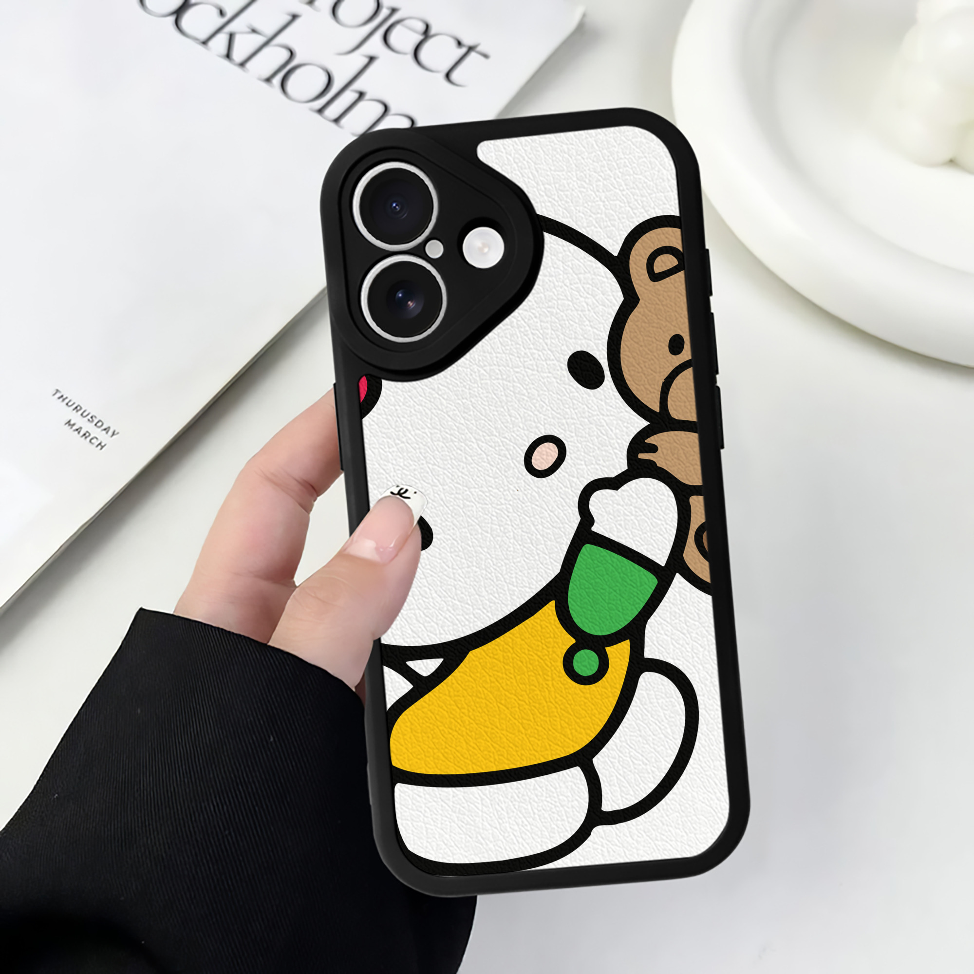 （画像用） Hello Kitty ハローキティ 【iPhone 16シリーズ対応】シリコンスマホケース（レザー調） 材質：シリコン